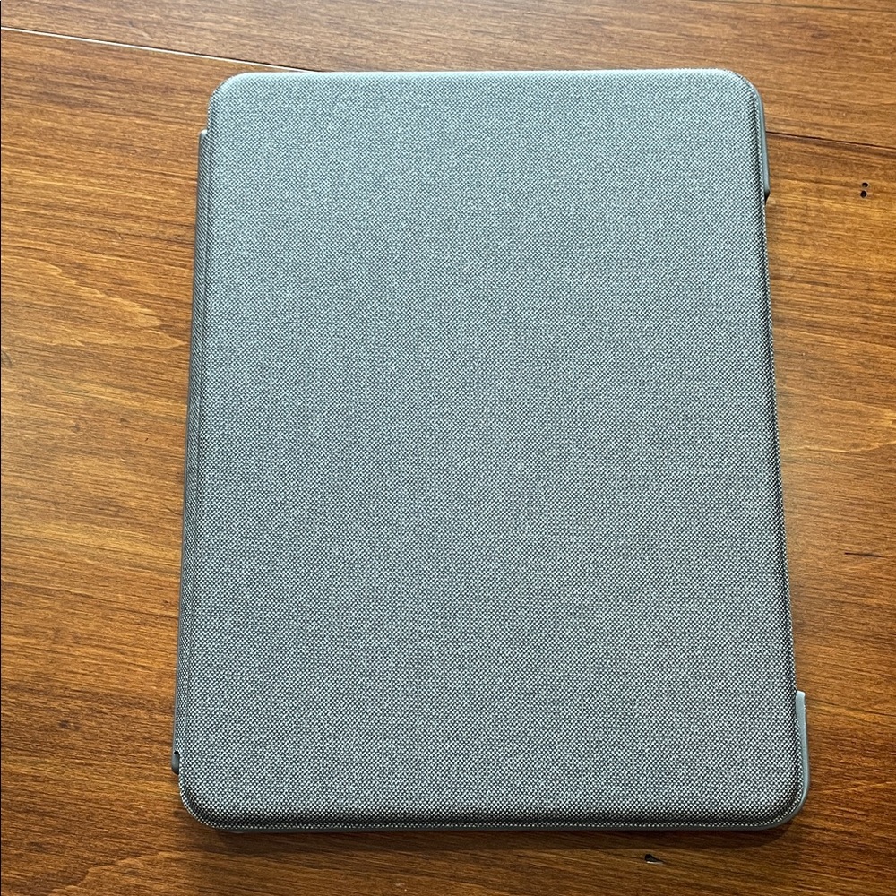 LOGITECH Grey Tablet Keyboard Case with Trackpad - Picture 5 of 7